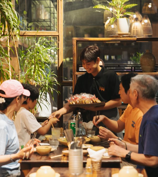 Bánh ngọt 1/6 tại Quán Bụi